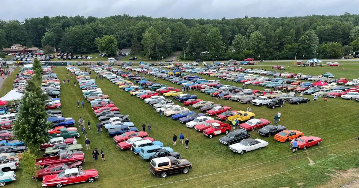 Iola Car Show seeks approval for new specialty Wisconsin license plate – WTAQ