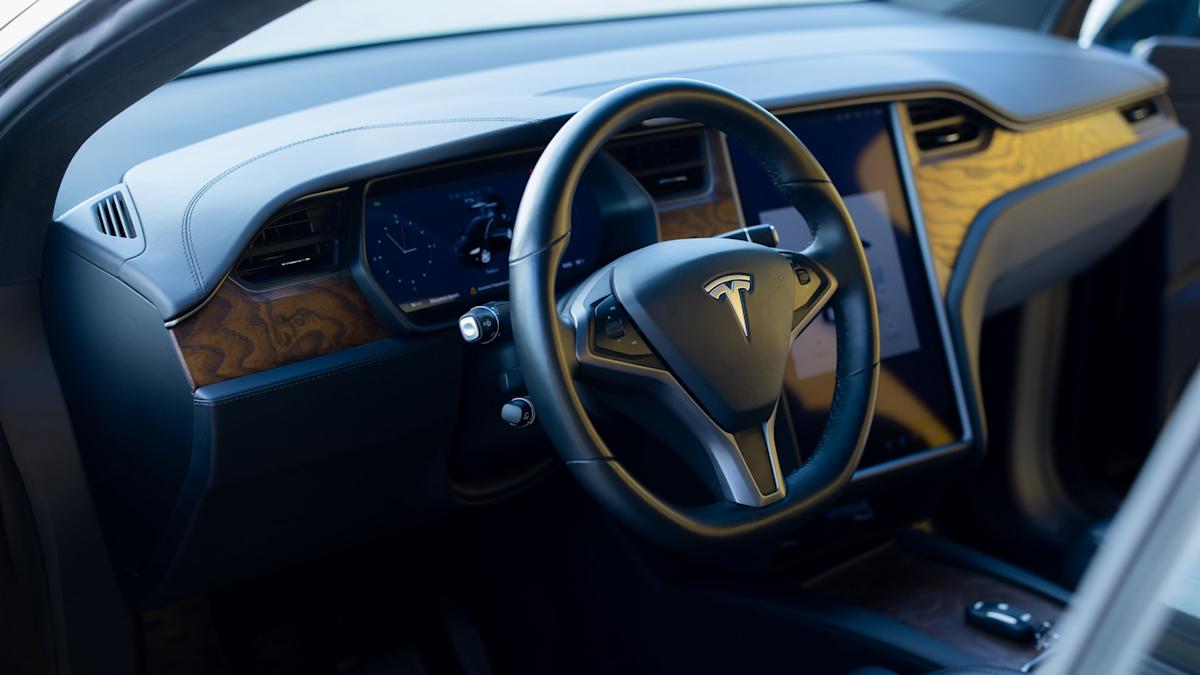 New Tesla owner sounds off on major disappointment with vehicle's performance: 'Basically useless' – Yahoo! Tech